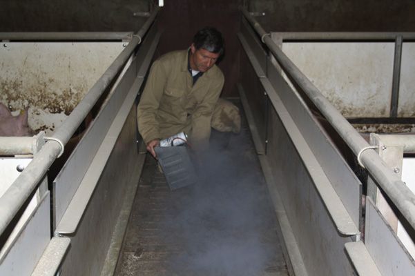 Rookproef in een stal met kanaalventilatie